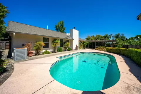 2735 Howard Dr, Redding, CA 96001 photo 23