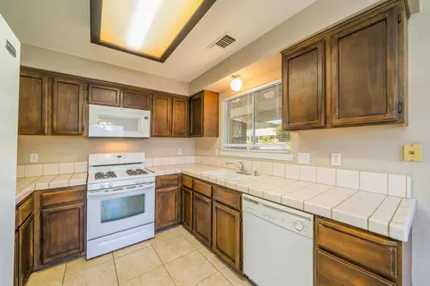 2735 Howard Dr, Redding, CA 96001 photo 8
