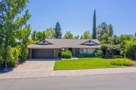 2735 Howard Dr, Redding, CA 96001 photo 1