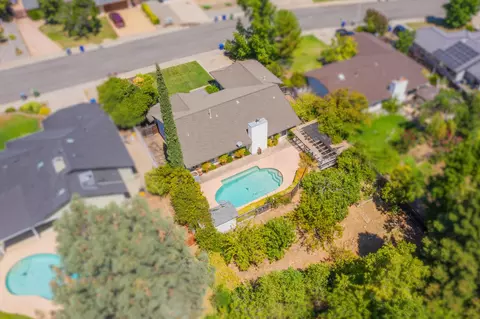 2735 Howard Dr, Redding, CA 96001 photo 31