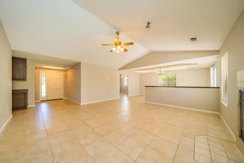 2735 Howard Dr, Redding, CA 96001 photo 5