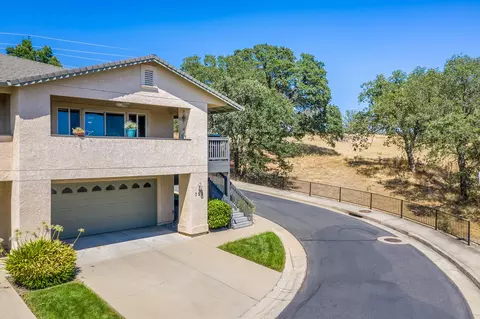 751 Stonebriar Trl, Redding, CA 96003 photo 1