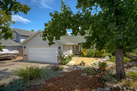 523 Brock Dr, Redding, CA 96003 photo 1