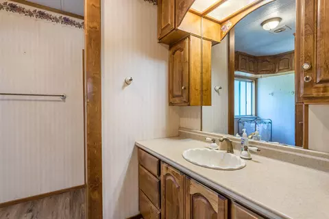 13847 Calm Crk, Redding, CA 96003 photo 11