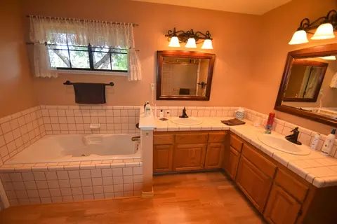 1827 Gold Hills Dr, Redding, CA 96003 photo 9