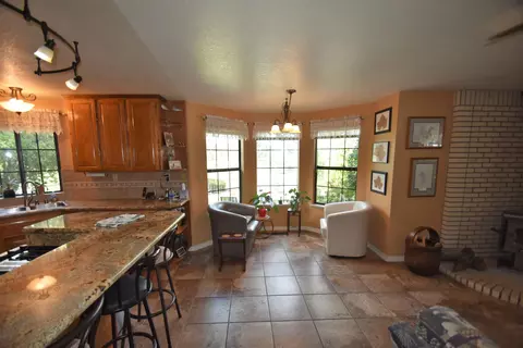 1827 Gold Hills Dr, Redding, CA 96003 photo 8