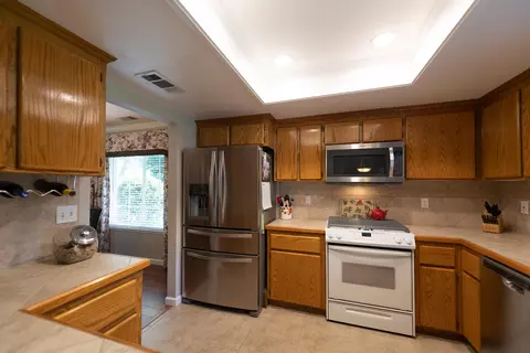 4170 Windwood Dr, Redding, CA 96002 photo 10