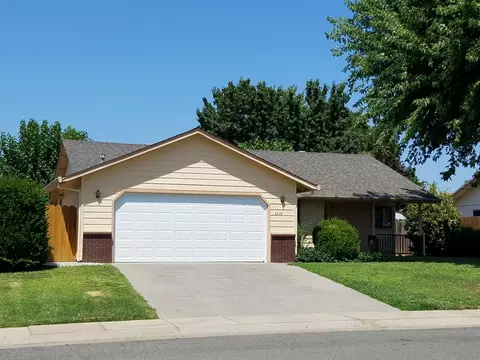 1636 Sterling Dr, Redding, CA 96003 photo 3