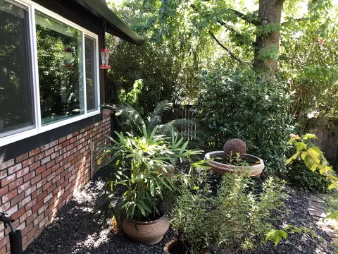 2221 Jessica Way, Redding, CA 96002 photo 3