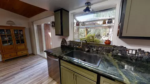 2221 Jessica Way, Redding, CA 96002 photo 33