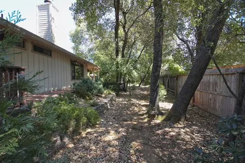 966 Edgewood Ct, Redding, CA 96003 photo 32