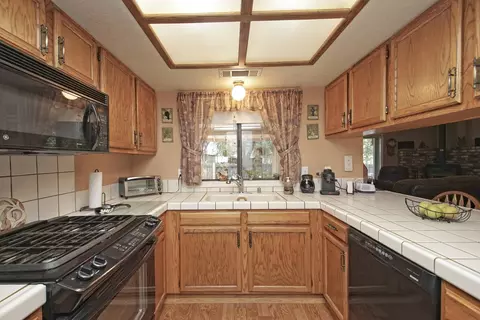 966 Edgewood Ct, Redding, CA 96003 photo 12