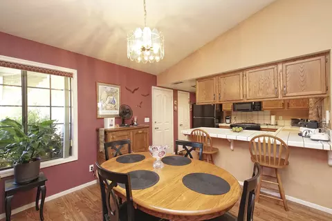 966 Edgewood Ct, Redding, CA 96003 photo 3