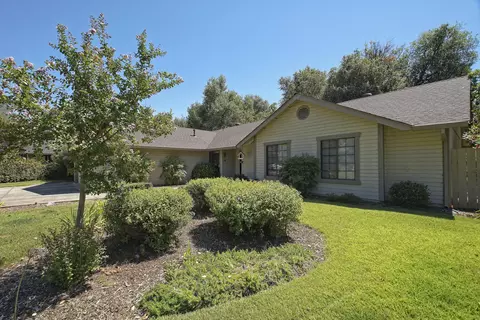966 Edgewood Ct, Redding, CA 96003 photo 1