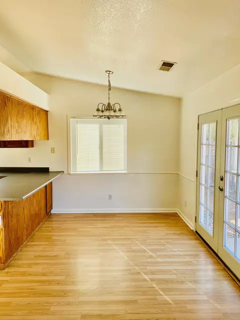 4370 Starthmore Dr, Redding, CA 96002 photo 4