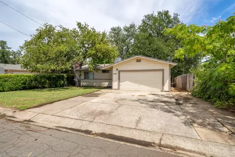 2895 Robert Ct, Redding, CA 96002 photo 1