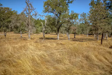 20198 Casa Dr, Redding, CA 96003 photo 8