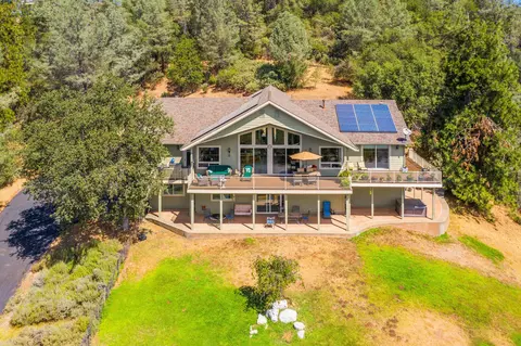 13415 Shasta Meadows Dr, Redding, CA 96003 photo 2