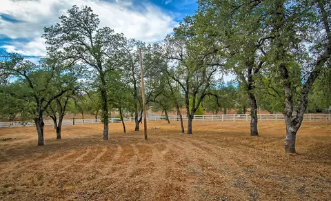 13143 Tamera Way, Redding, CA 96003 photo 4