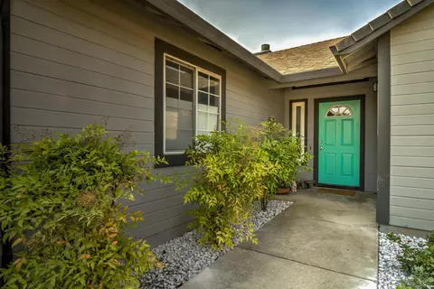 1118 Cobble Creek Ct, Redding, CA 96003 photo 2