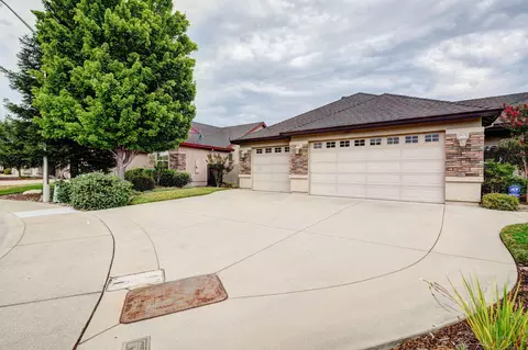 1445 Harbor Ct, Redding, CA 96003 photo 2