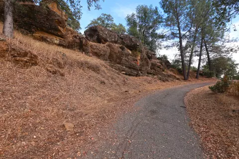 21966 Squaw Grass Trl, Redding, CA 96003 photo 35
