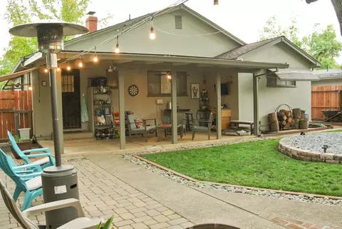 1045 Gold St, Redding, CA 96001 photo 17