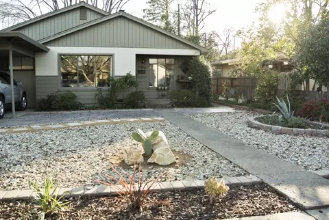 1045 Gold St, Redding, CA 96001 photo 1
