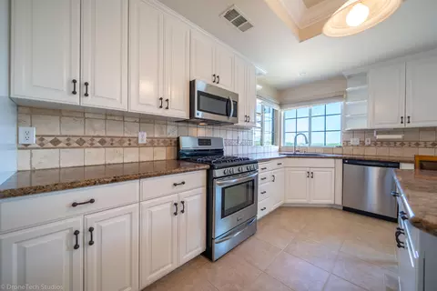 148 Kingsview Ct, Redding, CA 96003 photo 9