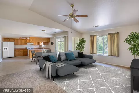 3280 Auburn Dr, Redding, CA 96001 photo 4