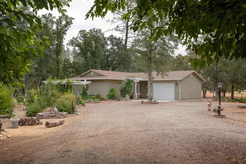 11701 Helena Dr, Redding, CA 96003 photo 2