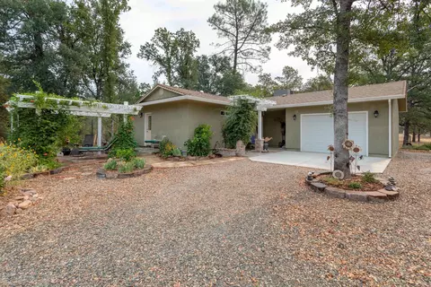 11701 Helena Dr, Redding, CA 96003 photo 1