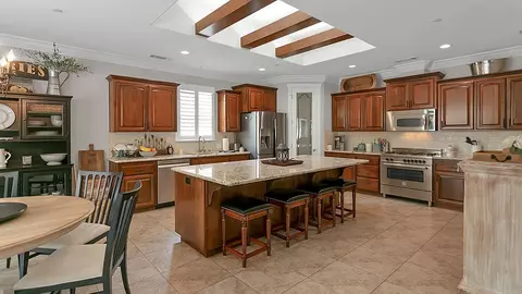 627 Mill Valley Pkwy, Redding, CA 96003 photo 3