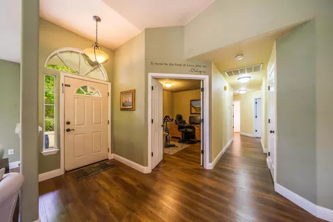 11516 La Costa Ct, Redding, CA 96003 photo 4