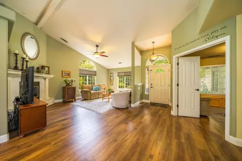 11516 La Costa Ct, Redding, CA 96003 photo 12