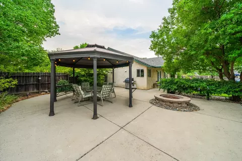11516 La Costa Ct, Redding, CA 96003 photo 26