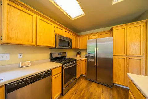 11516 La Costa Ct, Redding, CA 96003 photo 9