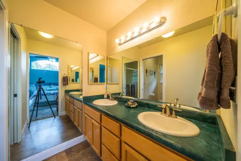 11516 La Costa Ct, Redding, CA 96003 photo 23