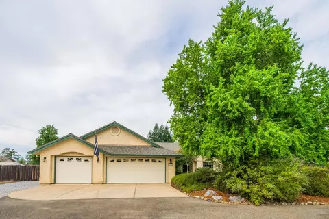 11516 La Costa Ct, Redding, CA 96003 photo 1