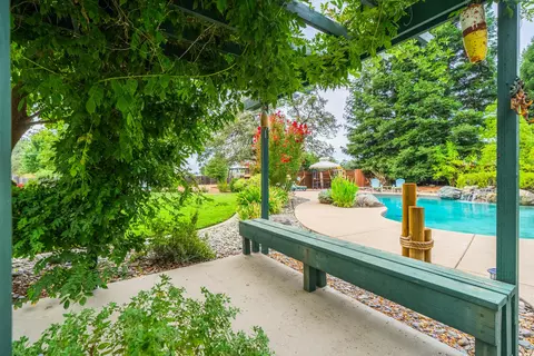 11516 La Costa Ct, Redding, CA 96003 photo 31