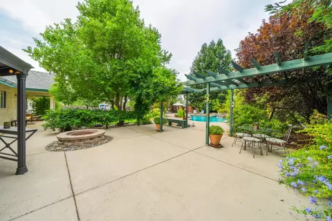 11516 La Costa Ct, Redding, CA 96003 photo 25