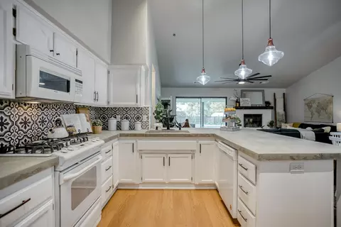 3050 Howard Dr, Redding, CA 96001 photo 7
