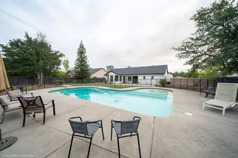11570 Wilvern Ln, Redding, CA 96003 photo 4