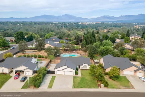 11570 Wilvern Ln, Redding, CA 96003 photo 1