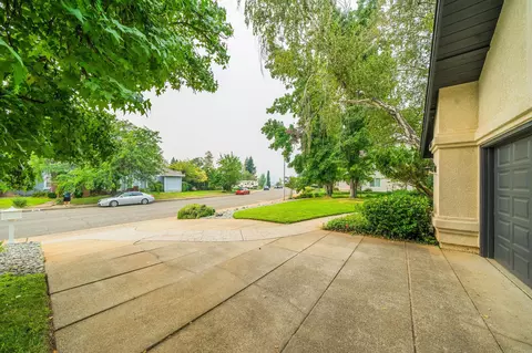 783 Sunriver Ln, Redding, CA 96001 photo 58