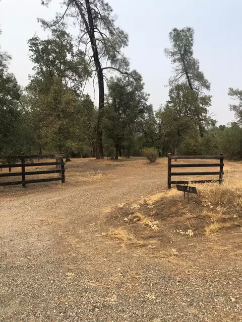 21346 Stallion Ln, Redding, CA 96003 photo 1