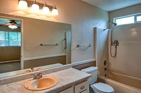 2210 Chelsa, Redding, CA 96002 photo 20