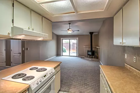 2210 Chelsa, Redding, CA 96002 photo 12