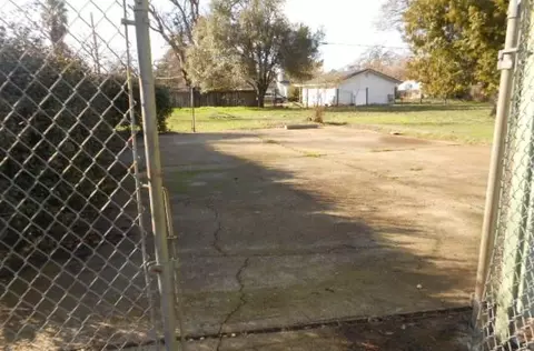7028 Granada Dr, Redding, CA 96002 photo 3
