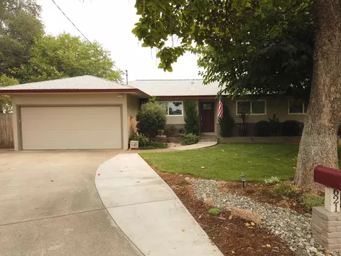 621 Dee Ct, Redding, CA 96002 photo 1